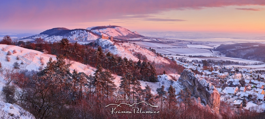 Růžové zimní panorama